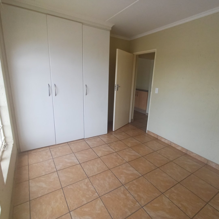 2 Bedroom Property for Sale in Erand Gardens Gauteng