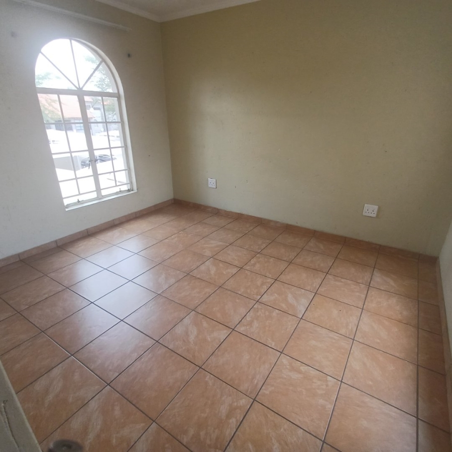 2 Bedroom Property for Sale in Erand Gardens Gauteng