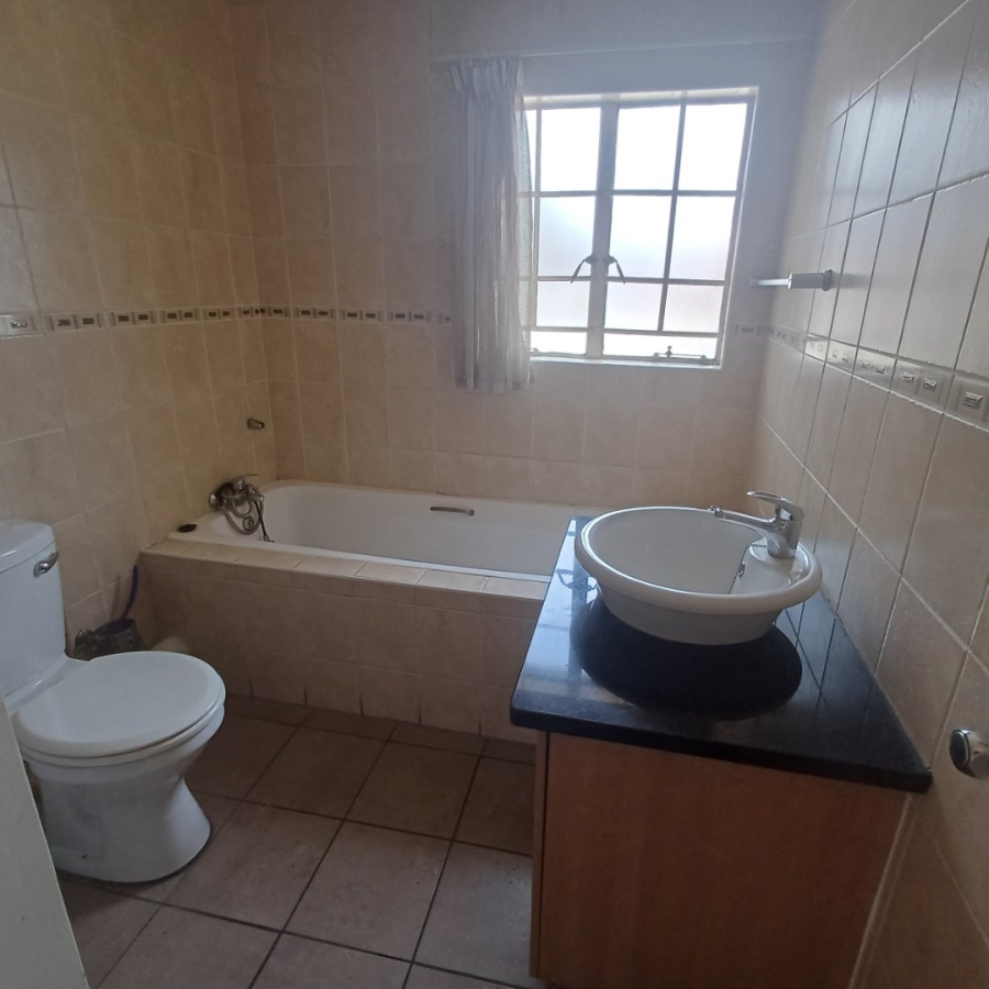 2 Bedroom Property for Sale in Erand Gardens Gauteng