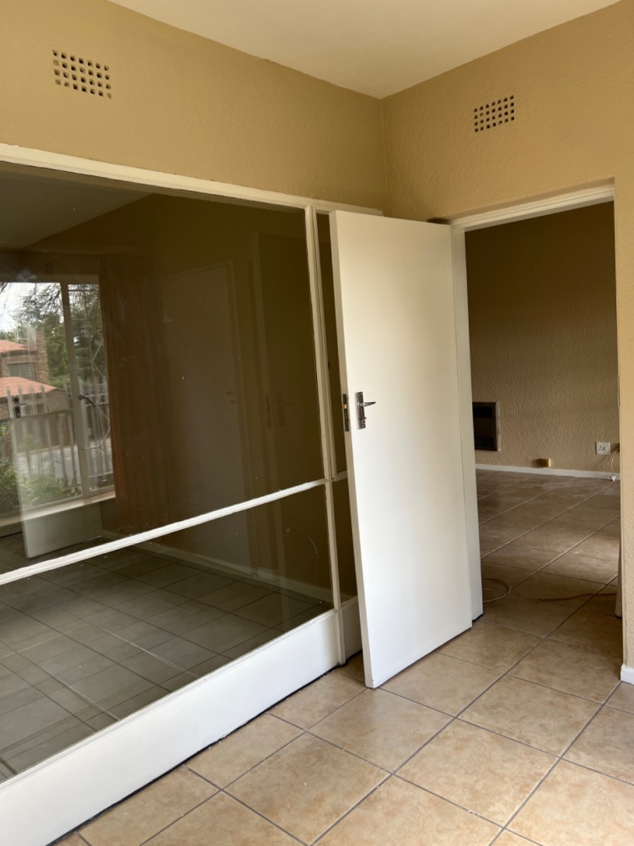 To Let 2 Bedroom Property for Rent in Windsor West Gauteng