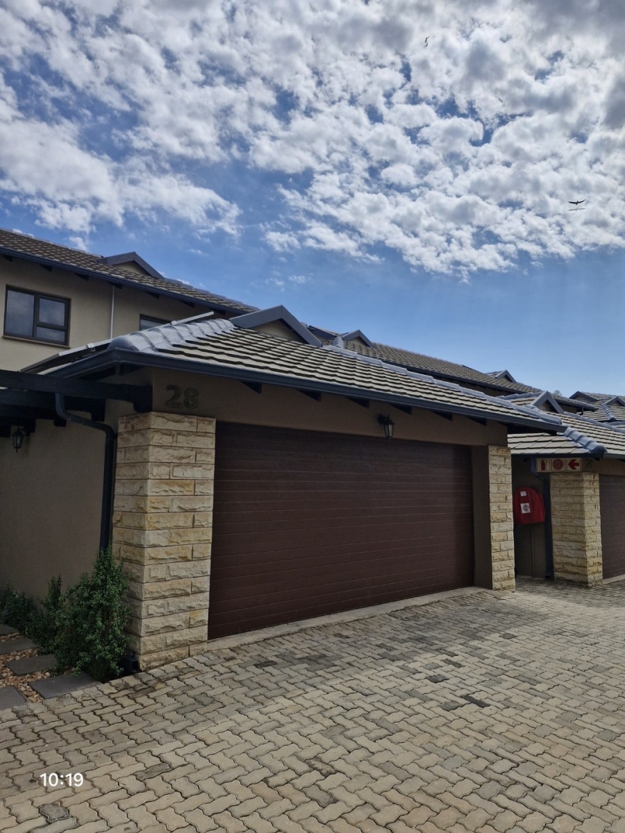 3 Bedroom Property for Sale in Candlewoods Country Estate Gauteng