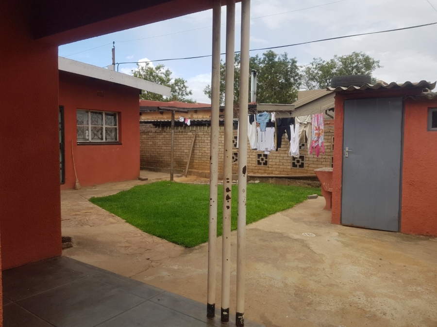 4 Bedroom Property for Sale in Mofolo Gauteng