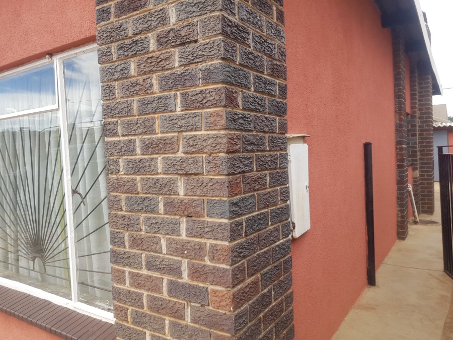 4 Bedroom Property for Sale in Mofolo Gauteng