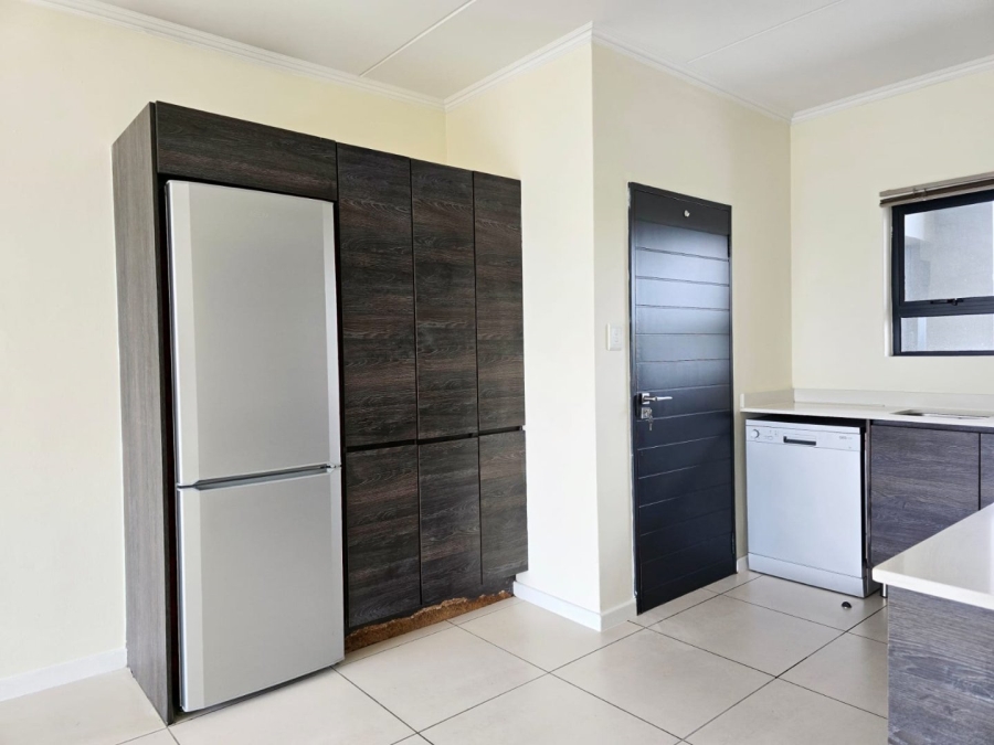 To Let 2 Bedroom Property for Rent in Fourways Gauteng