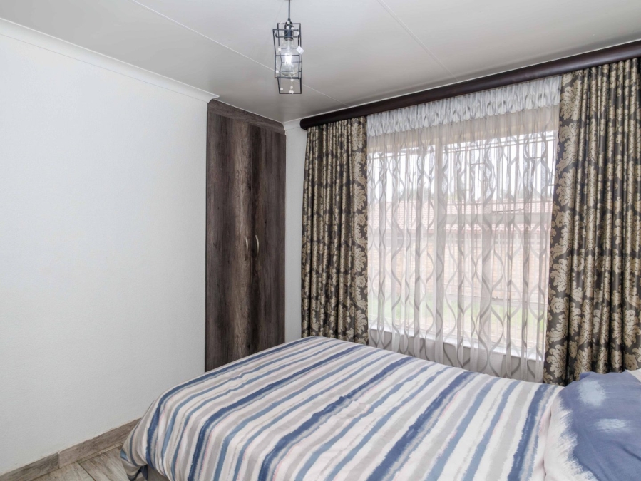 3 Bedroom Property for Sale in Isandovale Gauteng