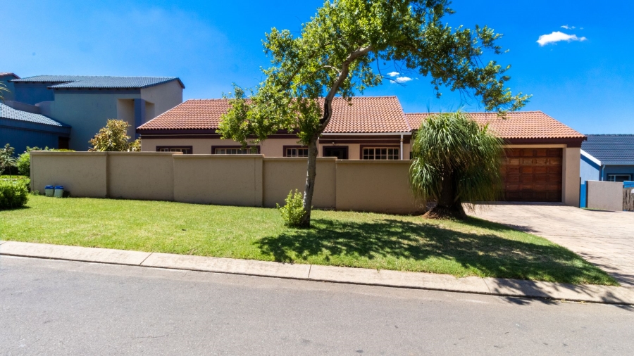 3 Bedroom Property for Sale in Thatchfield Estate Gauteng