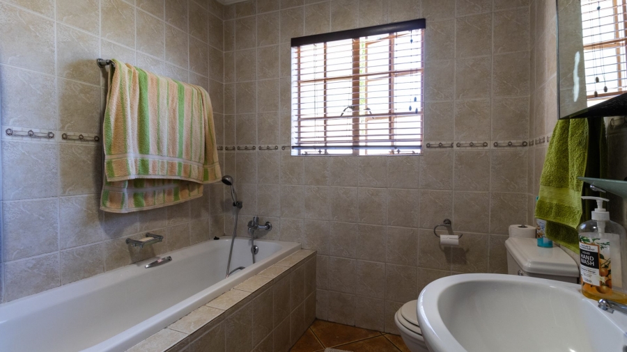 3 Bedroom Property for Sale in Thatchfield Estate Gauteng