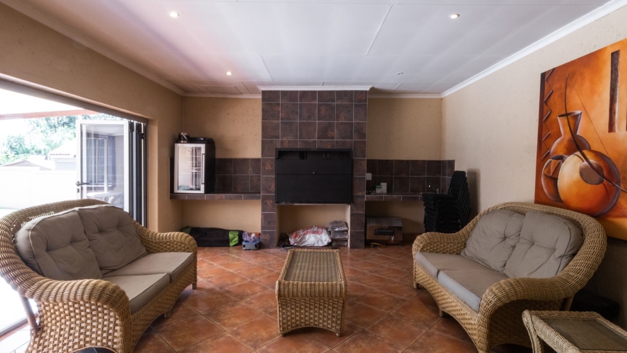 3 Bedroom Property for Sale in Thatchfield Estate Gauteng