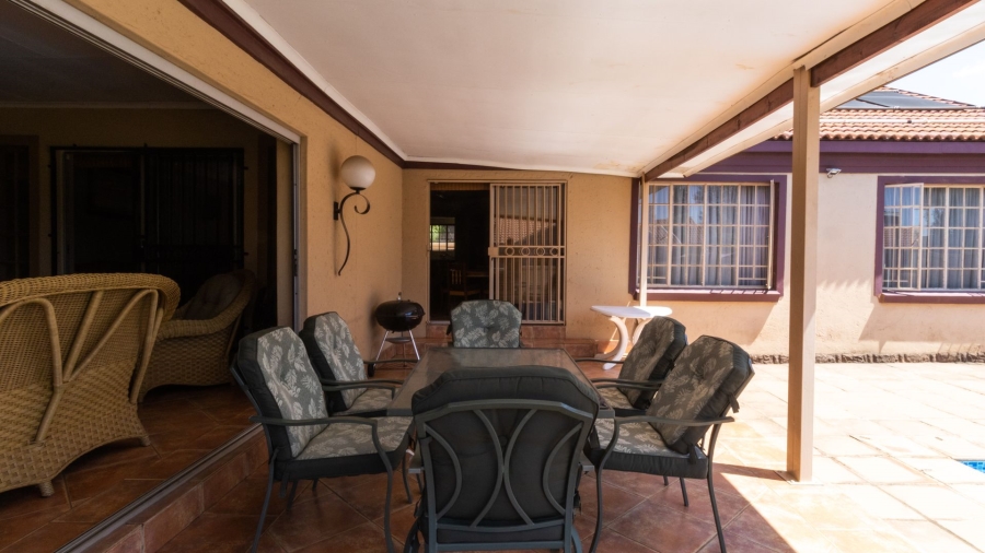 3 Bedroom Property for Sale in Thatchfield Estate Gauteng