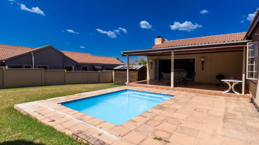 3 Bedroom Property for Sale in Thatchfield Estate Gauteng