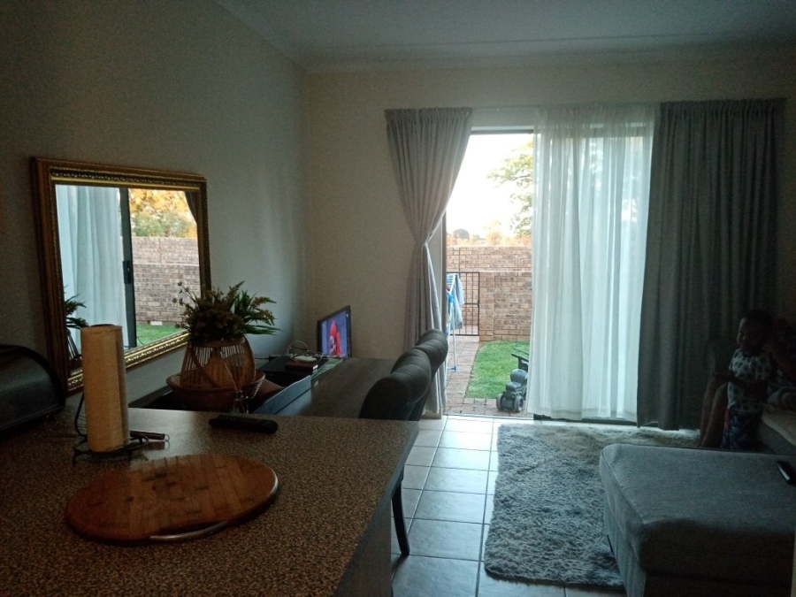 To Let 2 Bedroom Property for Rent in Chantelle Gauteng