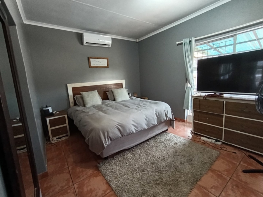 To Let 4 Bedroom Property for Rent in Eldoraigne Gauteng