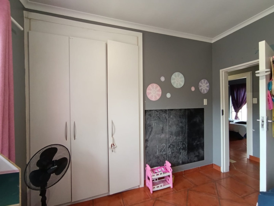 To Let 4 Bedroom Property for Rent in Eldoraigne Gauteng