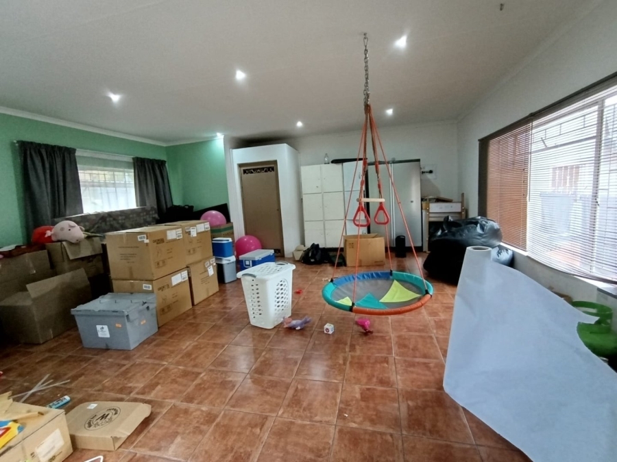 To Let 4 Bedroom Property for Rent in Eldoraigne Gauteng