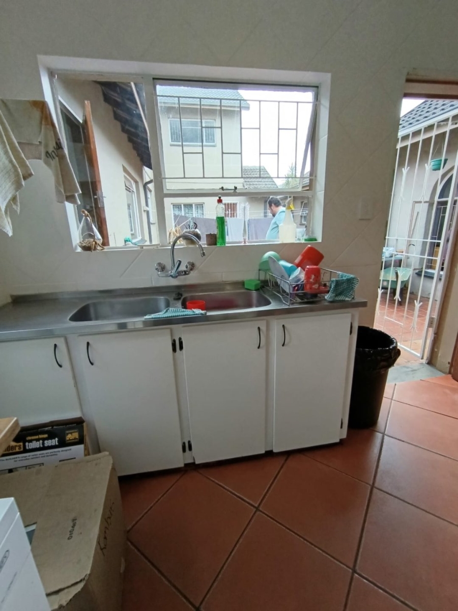 To Let 4 Bedroom Property for Rent in Eldoraigne Gauteng