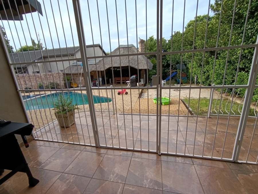 To Let 4 Bedroom Property for Rent in Eldoraigne Gauteng