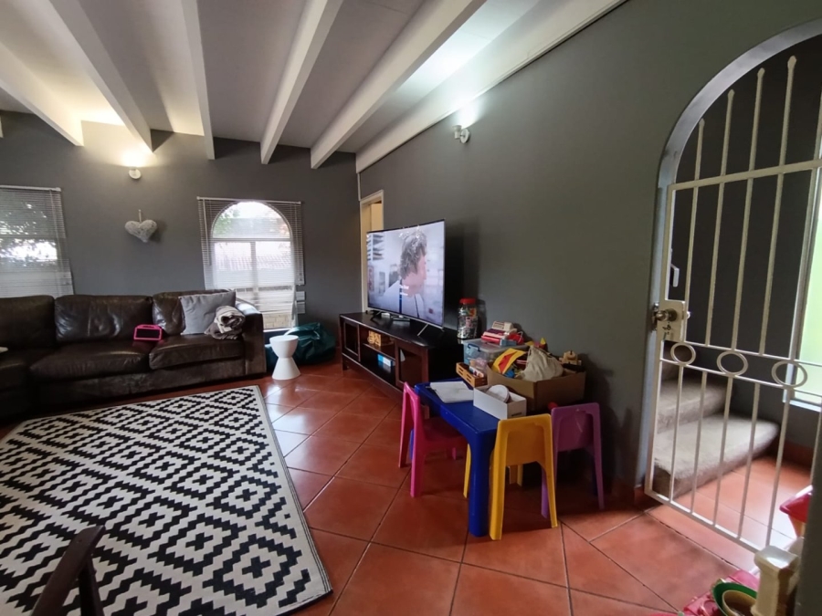 To Let 4 Bedroom Property for Rent in Eldoraigne Gauteng