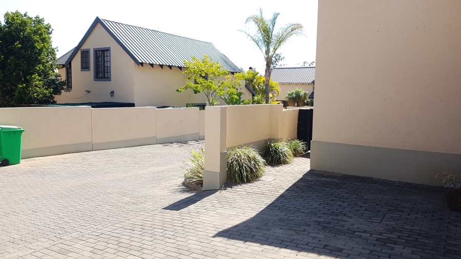 To Let 3 Bedroom Property for Rent in Equestria Gauteng