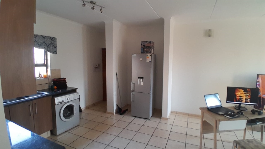 2 Bedroom Property for Sale in Barbeque Downs Gauteng