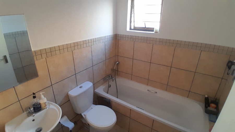 2 Bedroom Property for Sale in Barbeque Downs Gauteng