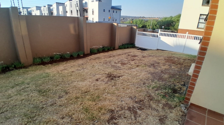 2 Bedroom Property for Sale in Barbeque Downs Gauteng