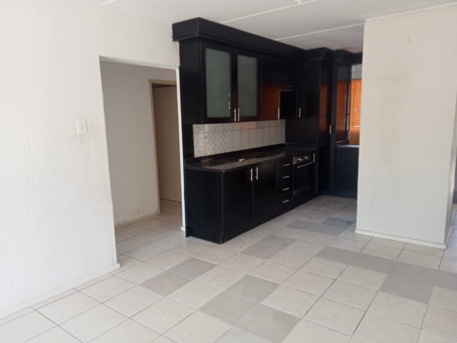 To Let 3 Bedroom Property for Rent in Vorna Valley Gauteng