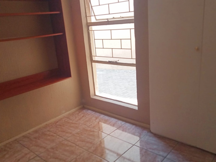 To Let 3 Bedroom Property for Rent in Vorna Valley Gauteng