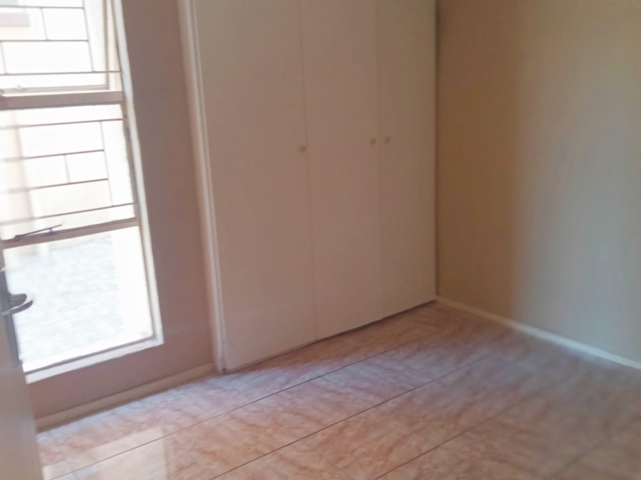 To Let 3 Bedroom Property for Rent in Vorna Valley Gauteng