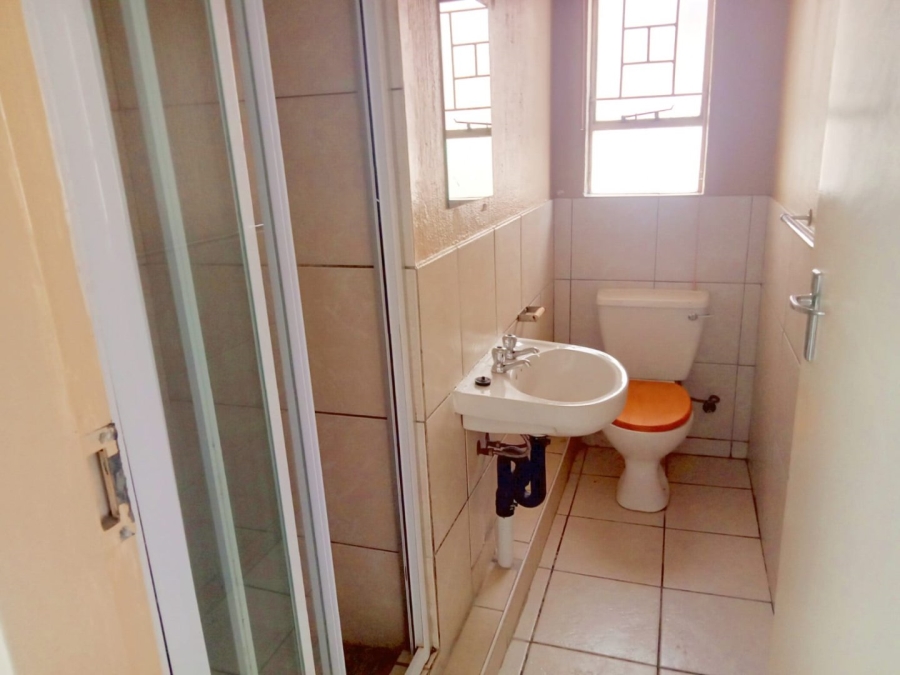 To Let 3 Bedroom Property for Rent in Vorna Valley Gauteng