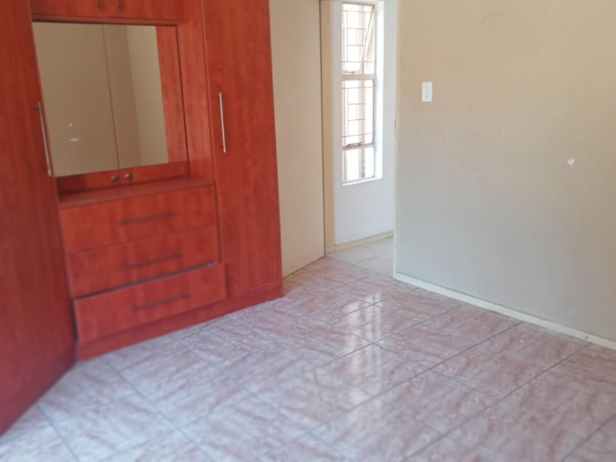 To Let 3 Bedroom Property for Rent in Vorna Valley Gauteng