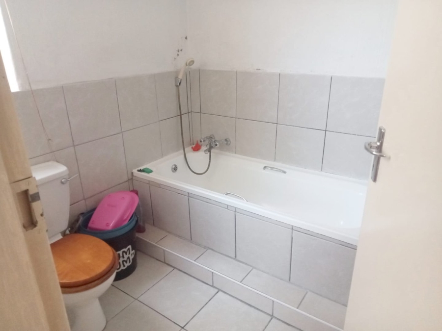 To Let 3 Bedroom Property for Rent in Vorna Valley Gauteng