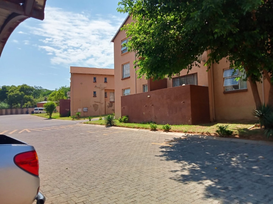 To Let 3 Bedroom Property for Rent in Vorna Valley Gauteng