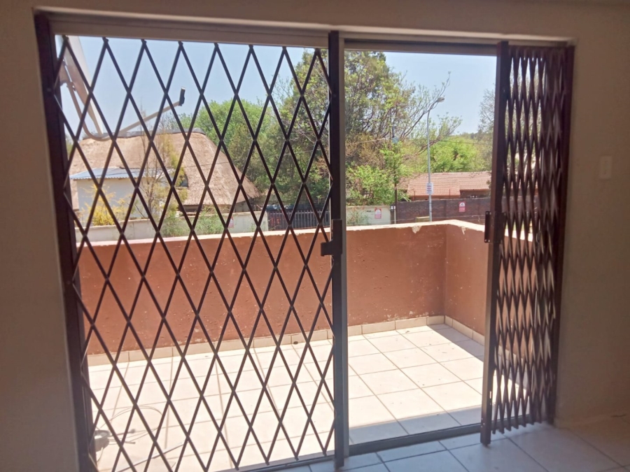 To Let 3 Bedroom Property for Rent in Vorna Valley Gauteng