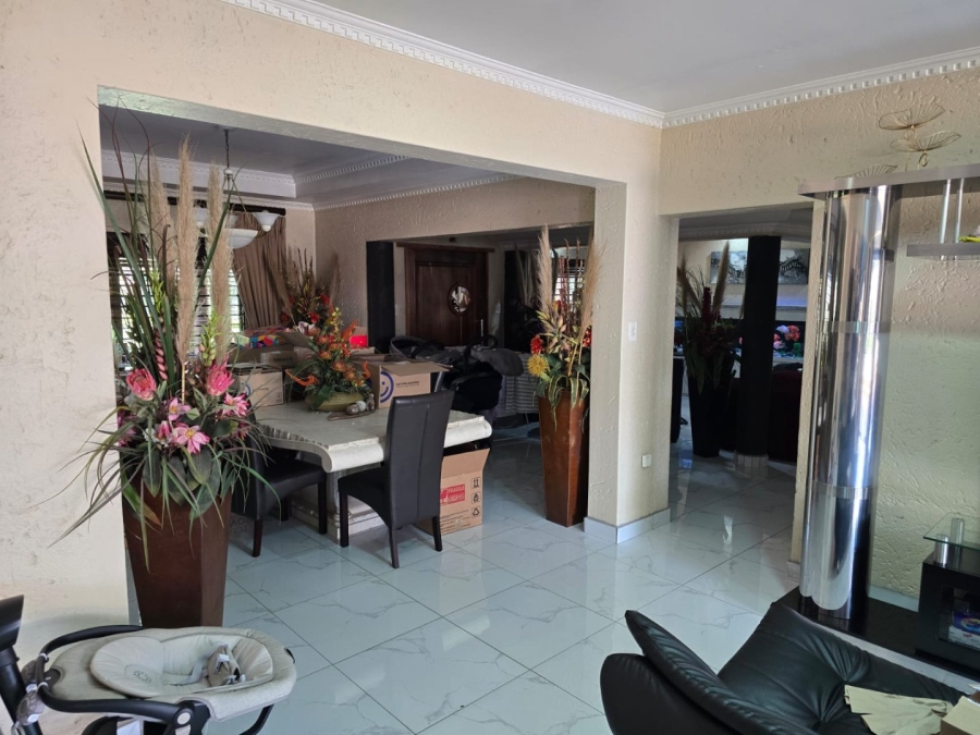 5 Bedroom Property for Sale in Beyers Park Gauteng