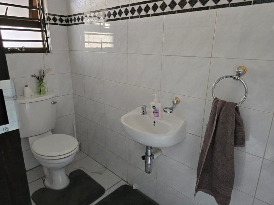 5 Bedroom Property for Sale in Beyers Park Gauteng