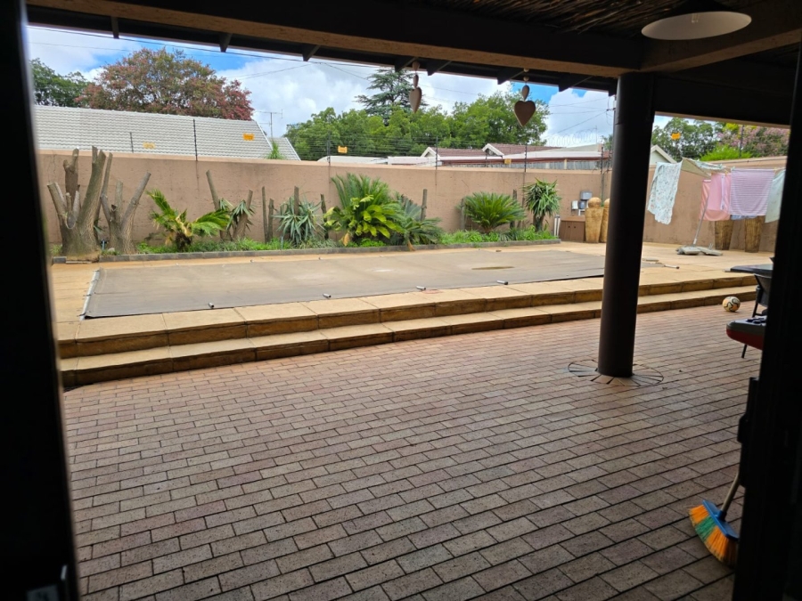 5 Bedroom Property for Sale in Beyers Park Gauteng