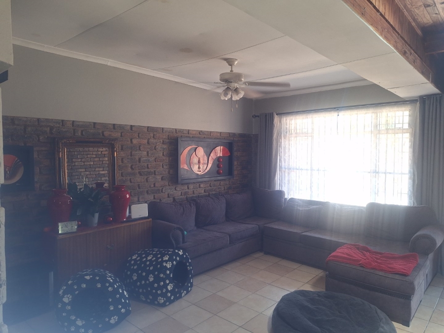 3 Bedroom Property for Sale in Dorandia Gauteng