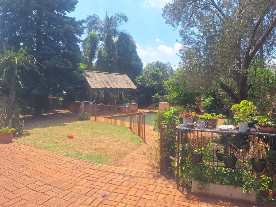 3 Bedroom Property for Sale in Dorandia Gauteng