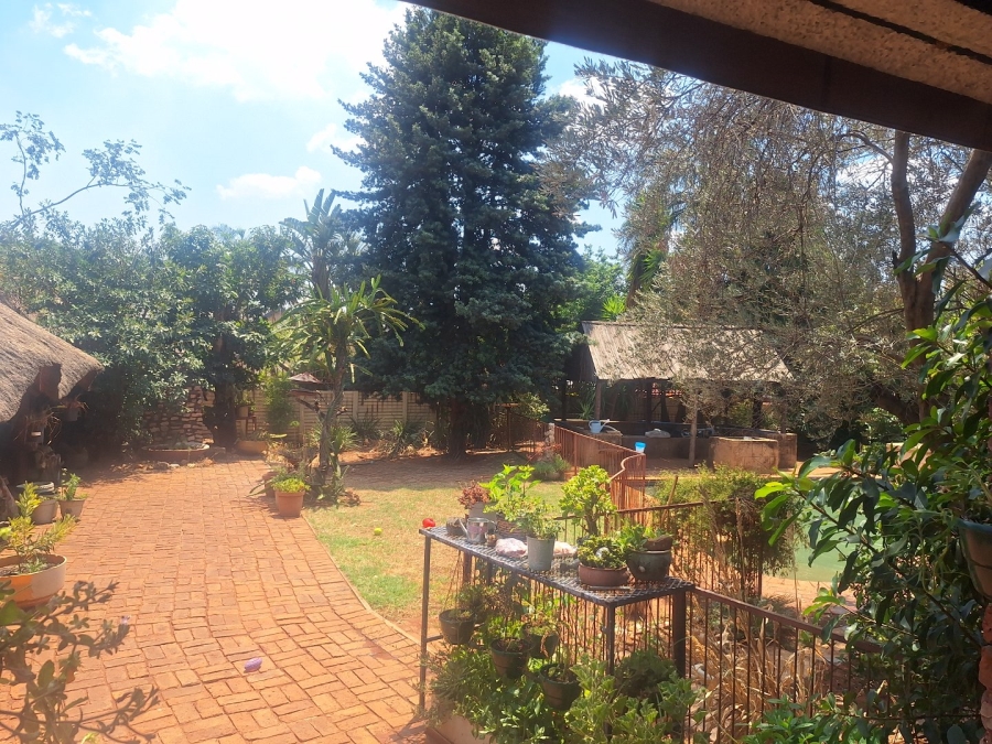 3 Bedroom Property for Sale in Dorandia Gauteng