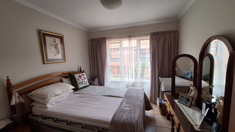 2 Bedroom Property for Sale in Willow Park Manor Gauteng