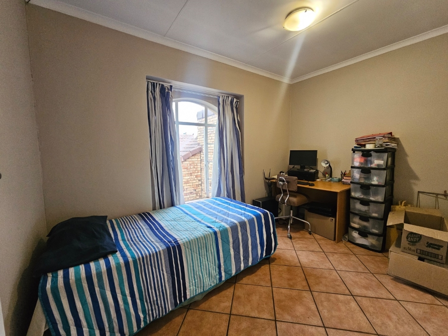 To Let 2 Bedroom Property for Rent in Mooikloof Ridge Gauteng