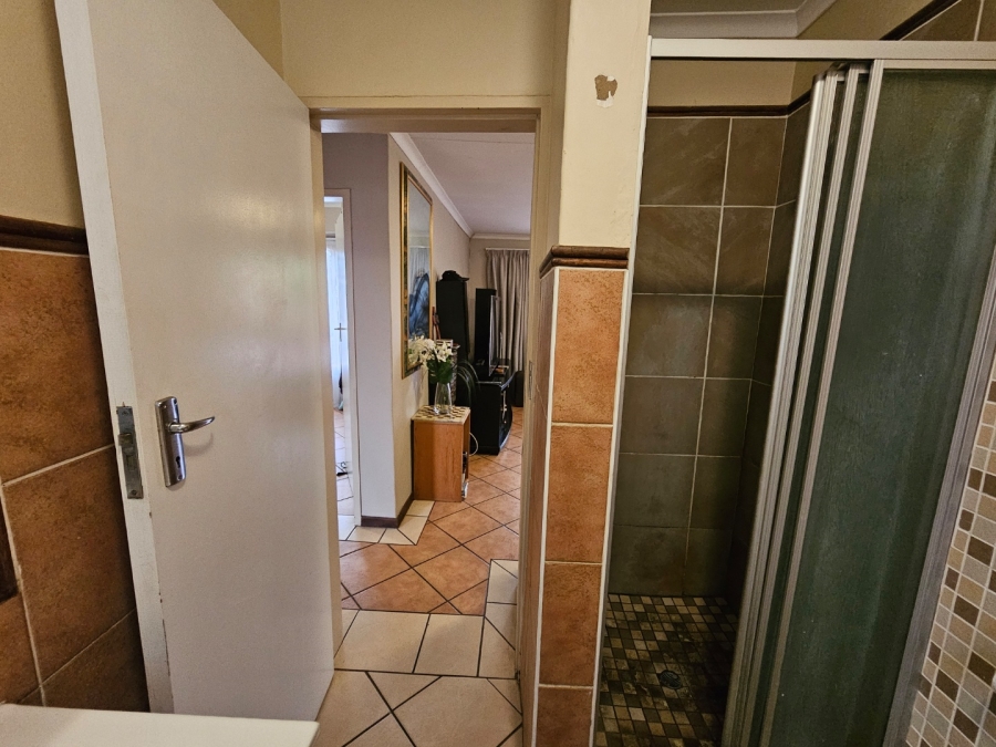 To Let 2 Bedroom Property for Rent in Mooikloof Ridge Gauteng