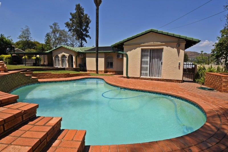 5 Bedroom Property for Sale in Wilgeheuwel Gauteng