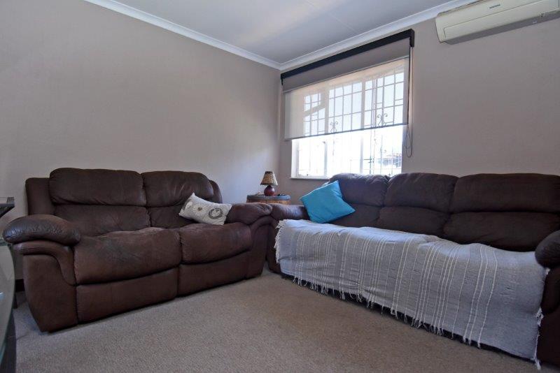 5 Bedroom Property for Sale in Wilgeheuwel Gauteng