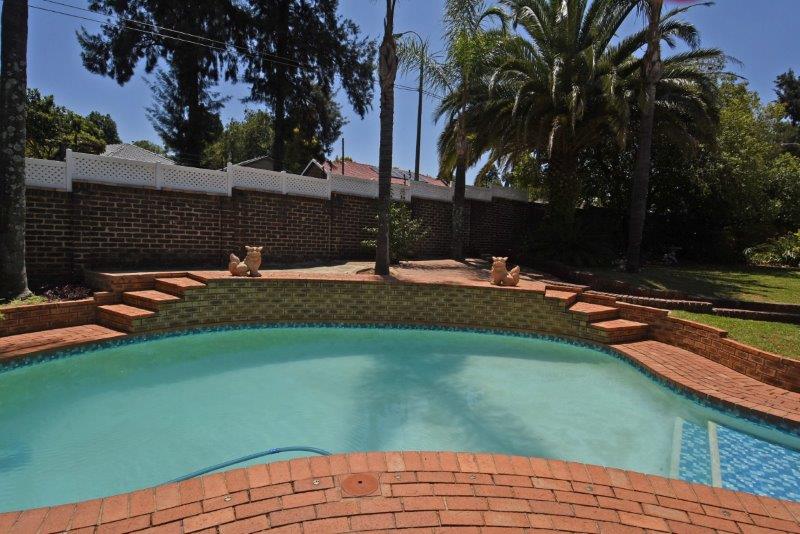 5 Bedroom Property for Sale in Wilgeheuwel Gauteng