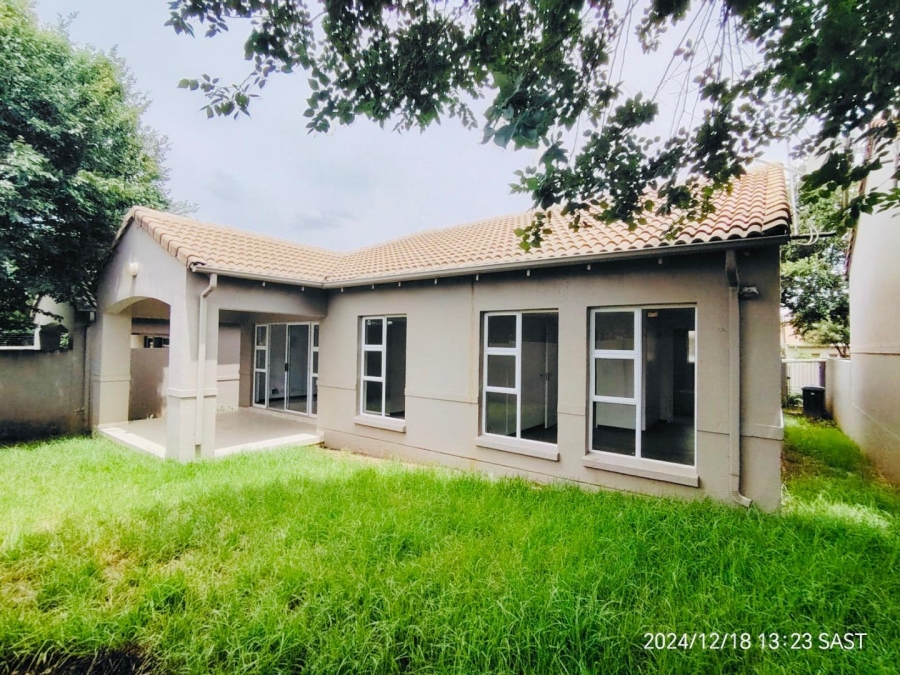 To Let 3 Bedroom Property for Rent in Gallo Manor Gauteng