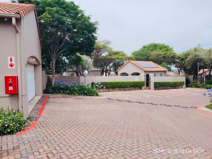 To Let 3 Bedroom Property for Rent in Gallo Manor Gauteng