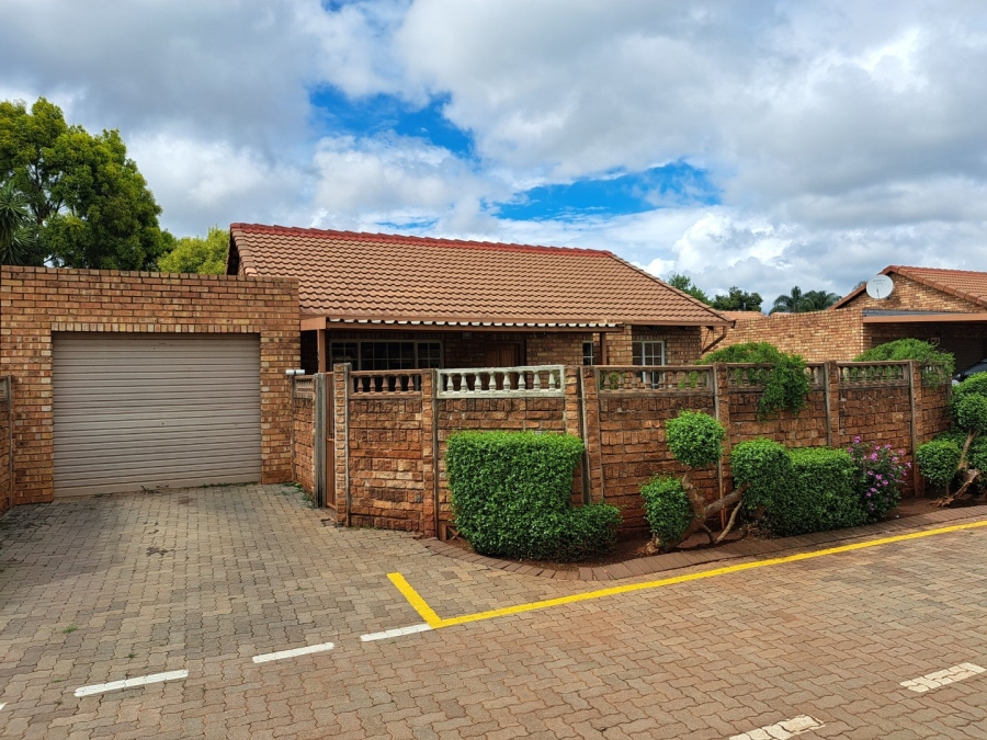 2 Bedroom Property for Sale in Doornpoort Gauteng