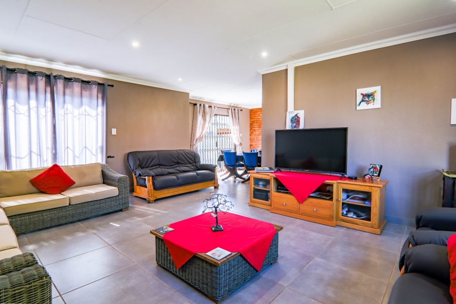 3 Bedroom Property for Sale in Rooihuiskraal North Gauteng