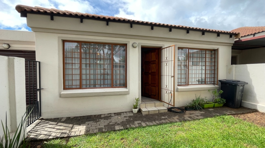 2 Bedroom Property for Sale in Moreleta Park Gauteng